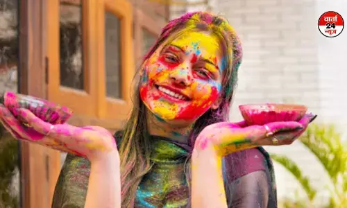 रंगों की मस्ती में त्वचा को न करें अनदेखा, अपनाएं ये होली स्किनकेयर टिप्स रंगों की मस्ती में त्वचा को न करें अनदेखा, अपनाएं ये होली स्किनकेयर टिप्स