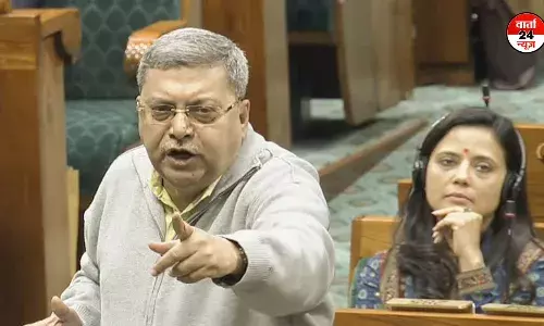 LokSabha: टीएमसी सांसद ने केंद्रीय मंत्री गिरिराज सिंह से कहा- आपको किसने मंत्री बनाया ? जानें ऐसा क्यों कहा LokSabha: टीएमसी सांसद ने केंद्रीय मंत्री गिरिराज सिंह से कहा- आपको किसने मंत्री बनाया ? जानें ऐसा क्यों कहा