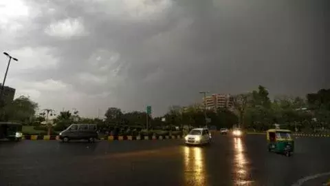 दिल्ली एनसीआर में होली के दिन मौसम हुआ सुहाना, जानें कब तक बारिश की है संभावना दिल्ली एनसीआर में होली के दिन मौसम हुआ सुहाना, जानें कब तक बारिश की है संभावना