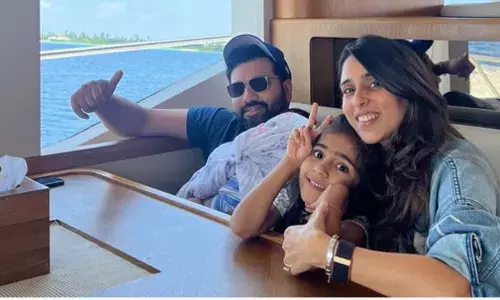 चैंपियन बनने के बाद परिवार के साथ छुट्टी मनाने मालदीव पहुंचे कप्तान रोहित शर्मा चैंपियन बनने के बाद परिवार के साथ छुट्टी मनाने मालदीव पहुंचे कप्तान रोहित शर्मा