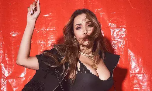 Hip Hop India Season 2: अभद्र इशारे करने पर मलाइका ने नाबालिग प्रतियोगी को लगाई फटकार Hip Hop India Season 2: अभद्र इशारे करने पर मलाइका ने नाबालिग प्रतियोगी को लगाई फटकार