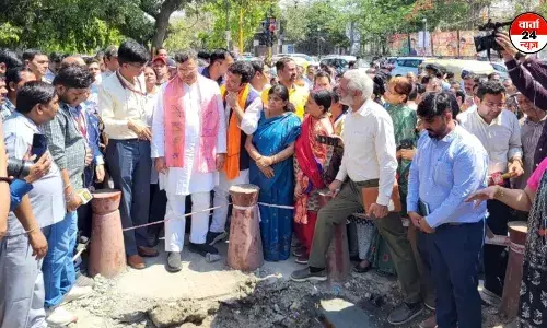 पीडब्ल्यूडी मंत्री प्रवेश वर्मा ने कार्यकारी अभियंता को किया निलंबित, आतिशी ने बताया गलत, जानें क्या कहा पीडब्ल्यूडी मंत्री प्रवेश वर्मा ने कार्यकारी अभियंता को किया निलंबित, आतिशी ने बताया गलत, जानें क्या कहा