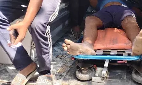 बाइक खड़ी करने को लेकर मारपीट हुई, नुकीली चीज से हमला कर तीन घायल किए बाइक खड़ी करने को लेकर मारपीट हुई, नुकीली चीज से हमला कर तीन घायल किए