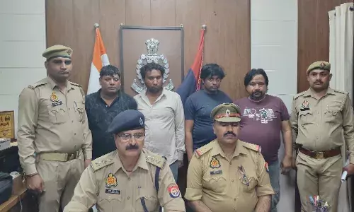 महिलाओं के साथ ठगी करने वाले चार बदमाश गिरफ्तार हुए, जेवरात व नकदी बरामद हुई महिलाओं के साथ ठगी करने वाले चार बदमाश गिरफ्तार हुए, जेवरात व नकदी बरामद हुई