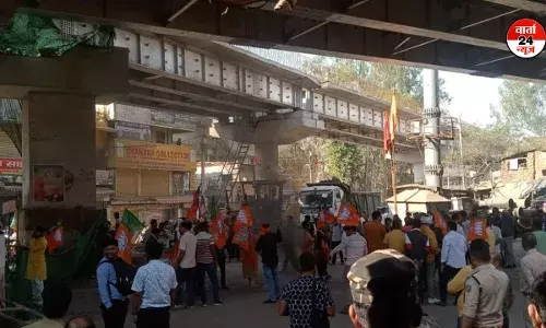 Jharkhand Bandh: झारखंड बंद के दौरान लोगों ने सड़क पर मचाया बवाल, इन नेताओं को हिरासत में लिया गया