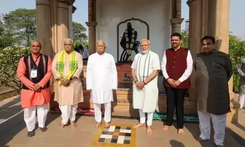 पीएम मोदी ने संघ के 100 साल पूरा होने पर स्वयंसेवकों की तारीफ में बांधे पुल, कहा-सौ वर्ष पहले बोया गया पेड़ अब वटवृक्ष बना पीएम मोदी ने संघ के 100 साल पूरा होने पर स्वयंसेवकों की तारीफ में बांधे पुल, कहा-सौ वर्ष पहले बोया गया पेड़ अब वटवृक्ष बना