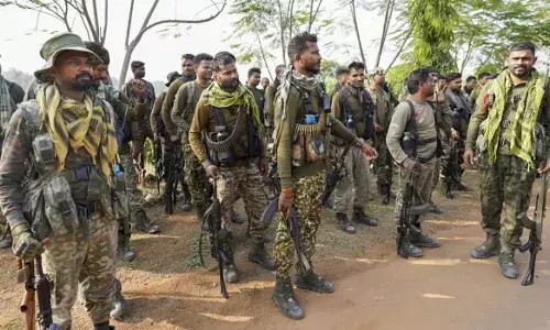 छत्तीसगढ़: 25 लाख की इनामी महिला नक्सली मुठभेड़ में ढेर, सुरक्षाबलों का अभियान जारी छत्तीसगढ़: 25 लाख की इनामी महिला नक्सली मुठभेड़ में ढेर, सुरक्षाबलों का अभियान जारी