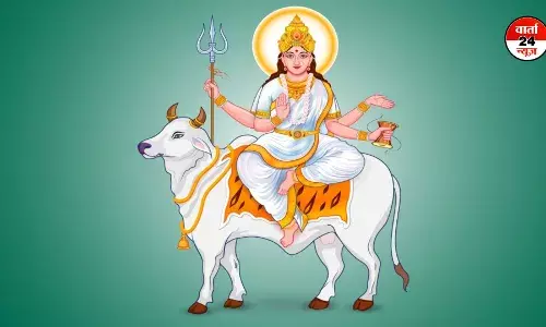 चैत्र नवरात्रि: माता महागौरी की दाहिने हाथ में अभय मुद्रा और नीचे वाले दाहिने हाथ में है त्रिशूल, जानें माता को क्या भोग लगाएं