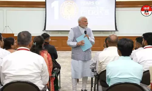 मुद्रा योजना की 10वीं वर्षगांठ: बोले मोदी - आप अखबार में पढ़ते हैं यह अमीरों की सरकार है तो जानिए हकीकत...