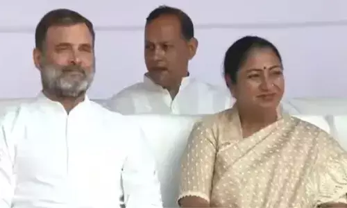 Ambedkar Jayanti: संसद भवन में आयोजित कार्यक्रम में साथ नजर आए राहुल गांधी और सीएम रेखा गुप्ता, देंखे वीडियो Ambedkar Jayanti: संसद भवन में आयोजित कार्यक्रम में साथ नजर आए राहुल गांधी और सीएम रेखा गुप्ता, देंखे वीडियो