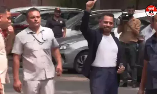 शिकोहपुर जमीन घोटाले मामले में दूसरी बार रॉबर्ट वाड्रा को ED का समन, पहुंचे ED दफ्तर,जानें क्या है वजह शिकोहपुर जमीन घोटाले मामले में दूसरी बार रॉबर्ट वाड्रा को ED का समन, पहुंचे ED दफ्तर,जानें क्या है वजह