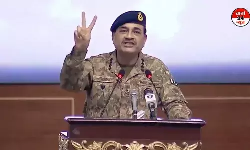 भारत के खिलाफ पाकिस्तान ने फिर उगला आग! सेना प्रमुख ने कहा-कोई ताकत कश्मीर को पाकिस्तान से अलग नहीं कर पाएगी भारत के खिलाफ पाकिस्तान ने फिर उगला आग! सेना प्रमुख ने कहा-कोई ताकत कश्मीर को पाकिस्तान से अलग नहीं कर पाएगी