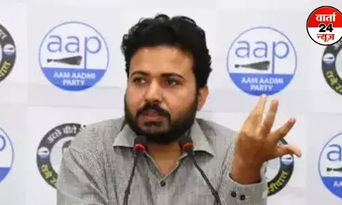 AAP नेता दुर्गेश पाठक के घर सीबीआई की रेड, आप ने भाजपा पर लगाए आरोप, कहा-सरकार आप को खत्म करने के लिए हर हथकंडा अजमा रही AAP नेता दुर्गेश पाठक के घर सीबीआई की रेड, आप ने भाजपा पर लगाए आरोप, कहा-सरकार आप को खत्म करने के लिए हर हथकंडा अजमा रही