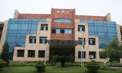 फीस विवाद में बच्चों के साथ अमानवीय व्यवहार पर दिल्ली हाईकोर्ट ने डीपीएस द्वारका को लगाई फटकार