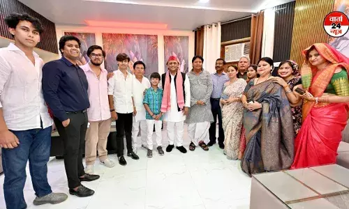 अखिलेश यादव पहुंचे रामजी सुमन से मिलने...क्या कोई हंगामा होगा ? जानें इस पर क्या बोले अखिलेश अखिलेश यादव पहुंचे रामजी सुमन से मिलने...क्या कोई हंगामा होगा ? जानें इस पर क्या बोले अखिलेश