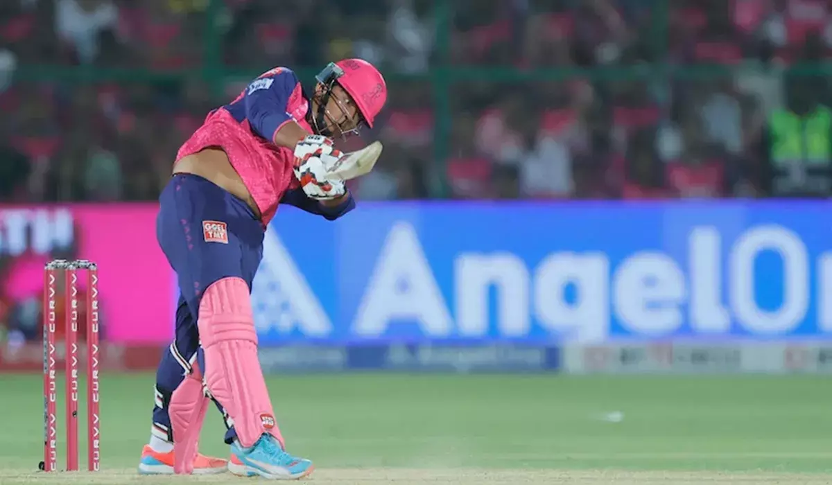 IPL 2025: 14 साल के वैभव सूर्यवंशी ने रचा इतिहास, आईपीएल में डेब्यू पर पहली गेंद पर लगाया छक्का