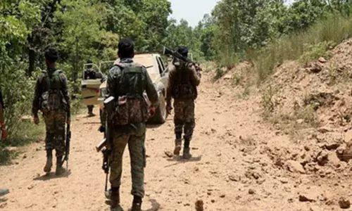 झारखंड में हुई मुठभेड़ के बाद 6 नक्सली मारे गए, कोबरा कमांडो और पुलिस ने चलाया अभियान झारखंड में हुई मुठभेड़ के बाद 6 नक्सली मारे गए, कोबरा कमांडो और पुलिस ने चलाया अभियान