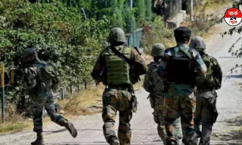 जम्मू-कश्मीर में आतंकियों का पर्यटकों पर हमला, सेना ने चलाया सर्च ऑपरेशन