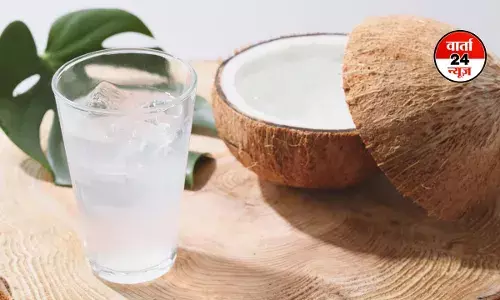 गर्मी में राहत का नैचुरल तरीका नारियल पानी के चमत्कारी फायदे गर्मी में राहत का नैचुरल तरीका नारियल पानी के चमत्कारी फायदे