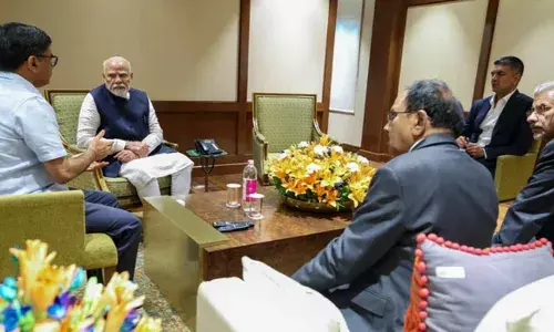 सऊदी अरब की यात्रा से लौटते ही प्रधानमंत्री ने आतंकी हमले को लेकर बैठक की, विरोध में आज श्रीनगर बंद सऊदी अरब की यात्रा से लौटते ही प्रधानमंत्री ने आतंकी हमले को लेकर बैठक की, विरोध में आज श्रीनगर बंद