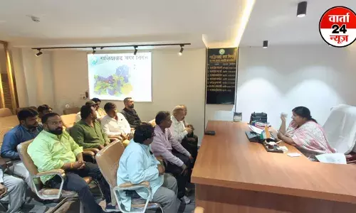 महापौर ने की विजय नगर जॉन के सुपरवाइजरों के साथ बैठक, रेहड़ी-पटरी को व्यवस्थित करने के दिए आदेश महापौर ने की विजय नगर जॉन के सुपरवाइजरों के साथ बैठक, रेहड़ी-पटरी को व्यवस्थित करने के दिए आदेश