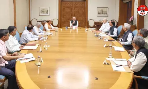 पहलगाम हमले के बाद बैठकों का दौर जारी, सरकार ने बुलाई सर्वदलीय बैठक, शिवसेना (यूबीटी) नहीं शामिल होगी, जानें क्यों पहलगाम हमले के बाद बैठकों का दौर जारी, सरकार ने बुलाई सर्वदलीय बैठक, शिवसेना (यूबीटी) नहीं शामिल होगी, जानें क्यों