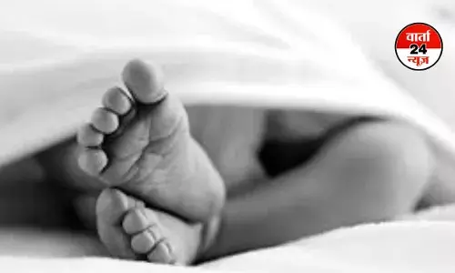 हे मां ! अपने नवजात को ‘बदसूरत’ कहने पर यूके की महिला हुई ट्रोल, सोशल मीडिया पर उठी आलोचनाओं की सुनामी