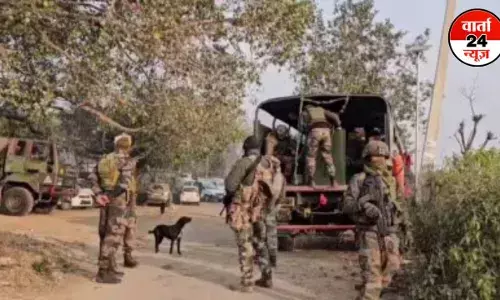 जम्मू-कश्मीर के कठुआ में दिखे 4 संदिग्ध, मौके पर सेना के जवान पहुंचे, सर्च ऑपरेशन जारी जम्मू-कश्मीर के कठुआ में दिखे 4 संदिग्ध, मौके पर सेना के जवान पहुंचे, सर्च ऑपरेशन जारी