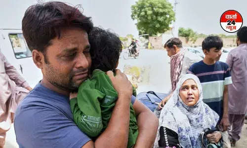 please! मुझे बच्चों के इलाज तक भारत में रुकने दीजिए...भारत और पाक से गुहार लगाने वाली महिला का जानिए दर्द please! मुझे बच्चों के इलाज तक भारत में रुकने दीजिए...भारत और पाक से गुहार लगाने वाली महिला का जानिए दर्द