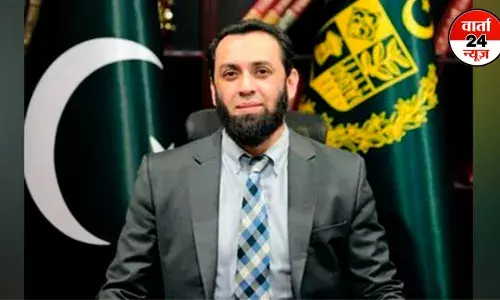 आधी रात को डरा पाकिस्तान: रात 2 बजे प्रेस कॉन्फ्रेंस कर पाक सूचना मंत्री ने कहा-भारत बना रहा है सैन्य हमले की योजना...