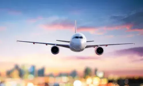 बरसात ने 100 से अधिक विमान की रफ्तार को रोका, यात्रियों को हुई परेशानी बरसात ने 100 से अधिक विमान की रफ्तार को रोका, यात्रियों को हुई परेशानी