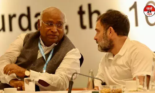 मल्लिकार्जुन खरगे की अध्यक्षता में हुई सीडब्ल्यूसी बैठक, कहा-पहलगाम हमले पर स्थिति से निपटने की कोई स्पष्ट रणनीति नहीं मल्लिकार्जुन खरगे की अध्यक्षता में हुई सीडब्ल्यूसी बैठक, कहा-पहलगाम हमले पर स्थिति से निपटने की कोई स्पष्ट रणनीति नहीं