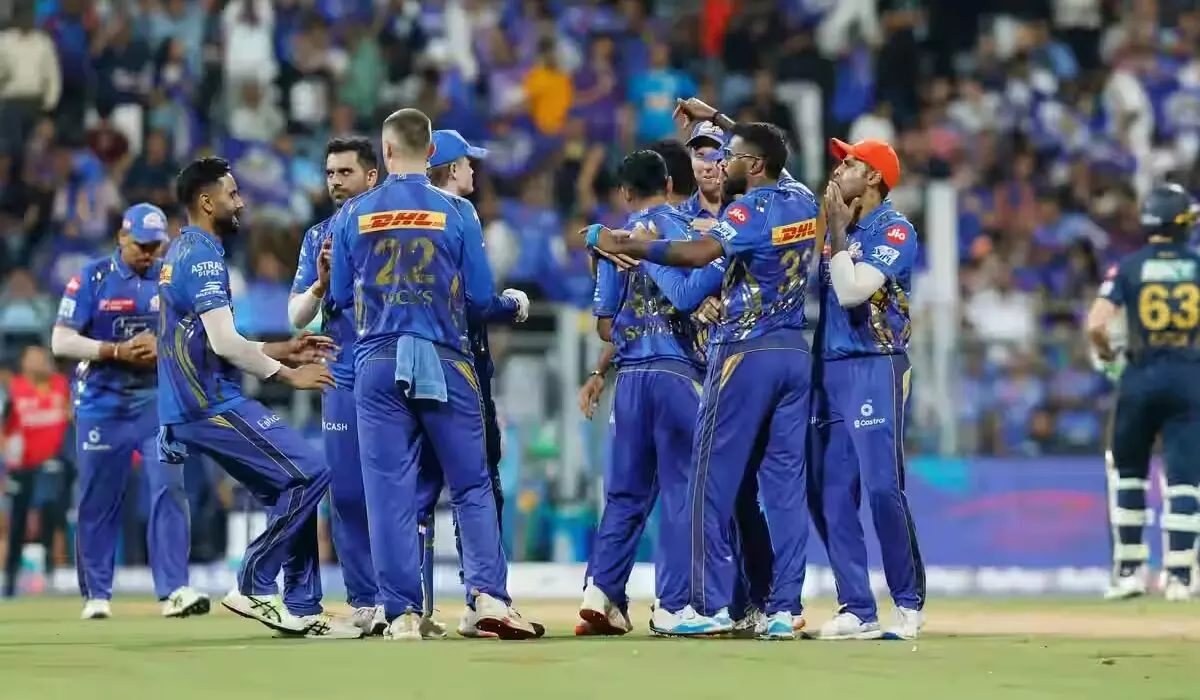 IPL 2025: प्लेऑफ की दौड़ में सात टीमें, RCB जीत से एक कदम दूर IPL 2025: प्लेऑफ की दौड़ में सात टीमें, RCB जीत से एक कदम दूर
