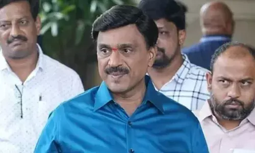 ओबुलापुरम अवैध खनन मामले में गाली जनार्दन रेड्डी समेत चार को 7 साल की सजा ओबुलापुरम अवैध खनन मामले में गाली जनार्दन रेड्डी समेत चार को 7 साल की सजा