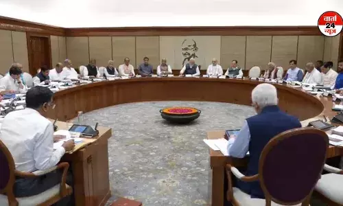 पीएम ने कैबिनेट बैठक में कहा- हम सबके लिए गर्व का दिन,कल सुबह 11 बजे बुलाई सर्वदलीय बैठक पीएम ने कैबिनेट बैठक में कहा- हम सबके लिए गर्व का दिन,कल सुबह 11 बजे बुलाई सर्वदलीय बैठक