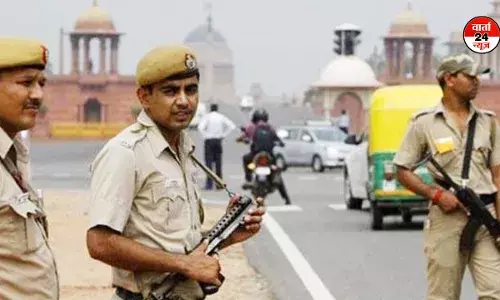 Delhi Alert:भारत-पाकिस्तान तनाव के चलते दिल्ली में हाई अलर्ट, ऐतिहासिक इमारतों की बढ़ाई गई सुरक्षा Delhi Alert:भारत-पाकिस्तान तनाव के चलते दिल्ली में हाई अलर्ट, ऐतिहासिक इमारतों की बढ़ाई गई सुरक्षा