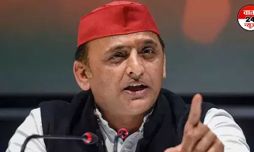 भारत-पाकिस्तान तनाव के बीच अखिलेश यादव का बड़ा बयान, इस खतरे को लेकर किया सतर्क भारत-पाकिस्तान तनाव के बीच अखिलेश यादव का बड़ा बयान, इस खतरे को लेकर किया सतर्क