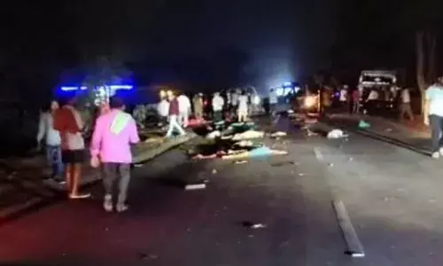 छत्तीसगढ़ : सड़क हादसे में 13 लोगों की मौत, 12 घायल, जानें कैसे हुआ हादसा छत्तीसगढ़ : सड़क हादसे में 13 लोगों की मौत, 12 घायल, जानें कैसे हुआ हादसा