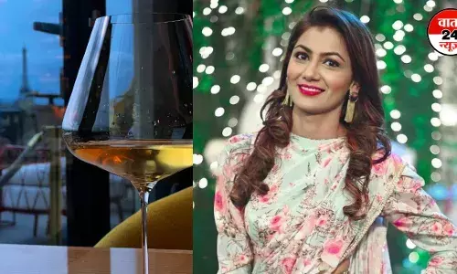 Sriti Jha ने किए अपने दार्शनिक विचार व्यक्त, कहा- इस ग्लास में समाया है पूरा ब्रह्मांड! Sriti Jha ने किए अपने दार्शनिक विचार व्यक्त, कहा- इस ग्लास में समाया है पूरा ब्रह्मांड!