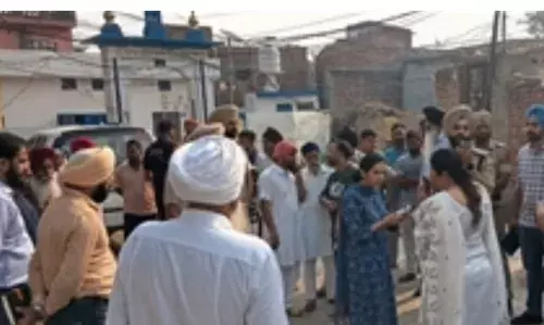 जहरीली शराब पीने से अमृतसर के तीन गांवों के 14 लोगों की मौत, कई बीमार, अस्पताल में भर्ती जहरीली शराब पीने से अमृतसर के तीन गांवों के 14 लोगों की मौत, कई बीमार, अस्पताल में भर्ती