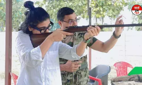 अब नेहा सिंह राठौड़ ने उठाई बंदूक! जानें क्यों ऐसा कहा-सवाल पूछने वाली लड़की किसी से बर्दाश्त नहीं होती अब नेहा सिंह राठौड़ ने उठाई बंदूक! जानें क्यों ऐसा कहा-सवाल पूछने वाली लड़की किसी से बर्दाश्त नहीं होती