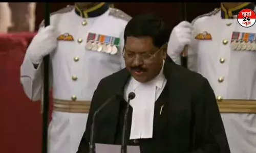 CJI BR Gavai: न्यायमूर्ति बी. आर. गवई बने भारत के पहले बौद्ध CJI! राष्ट्रपति मुर्मू ने दिलाई शपथ, जानें कितना होगा कार्यकाल CJI BR Gavai: न्यायमूर्ति बी. आर. गवई बने भारत के पहले बौद्ध CJI! राष्ट्रपति मुर्मू ने दिलाई शपथ, जानें कितना होगा कार्यकाल