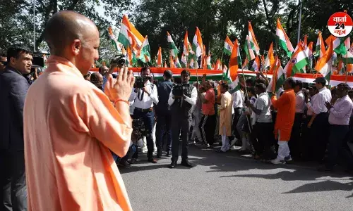 बीजेपी ने निकाली भारत शौर्य तिरंगा यात्रा सीएम योगी में कहा- एक समय ऐसा आएगा कि पाकिस्तान को आतंकवाद निगल चुका होगा बीजेपी ने निकाली भारत शौर्य तिरंगा यात्रा सीएम योगी में कहा- एक समय ऐसा आएगा कि पाकिस्तान को आतंकवाद निगल चुका होगा