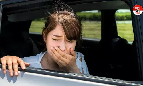 Motion Sickness: बस या गाड़ी में चलते हुए उल्टी की टेंडेंसी आती है तो इसे रोकने के लिए अपनाएं ये सरल उपाय Motion Sickness: बस या गाड़ी में चलते हुए उल्टी की टेंडेंसी आती है तो इसे रोकने के लिए अपनाएं ये सरल उपाय