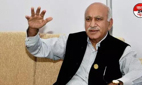 एमजे अकबर की 7 साल बाद टीम मोदी में वापसी, मीटू मूवमेंट के दौरान यौन उत्पीड़न के लगे थे आरोप, जानें कौन हैं अकबर एमजे अकबर की 7 साल बाद टीम मोदी में वापसी, मीटू मूवमेंट के दौरान यौन उत्पीड़न के लगे थे आरोप, जानें कौन हैं अकबर