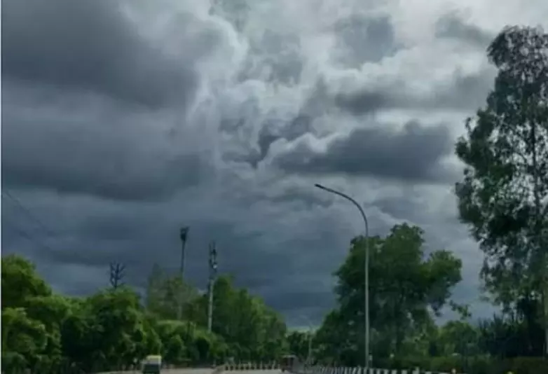 Weather update : देश के पश्चिम और दक्षिण हिस्से में समय पर आएगा मानसून, बार-बार बदल रहा मौसम Weather update : देश के पश्चिम और दक्षिण हिस्से में समय पर आएगा मानसून, बार-बार बदल रहा मौसम