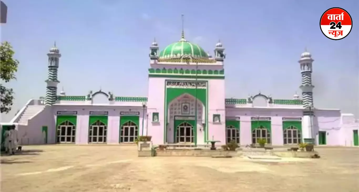 Sambhal: जामा मस्जिद की निगरानी बढ़ी, हाईकोर्ट में मुस्लिम पक्ष की याचिका खारिज होने के बाद लिया फैसला Sambhal: जामा मस्जिद की निगरानी बढ़ी, हाईकोर्ट में मुस्लिम पक्ष की याचिका खारिज होने के बाद लिया फैसला