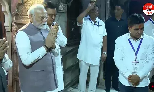 पीएम मोदी पहुंचे बीकानेर, देशनोक में करणी माता मंदिर में की पूजा, हजारों करोड़ की दी सौगात पीएम मोदी पहुंचे बीकानेर, देशनोक में करणी माता मंदिर में की पूजा, हजारों करोड़ की दी सौगात