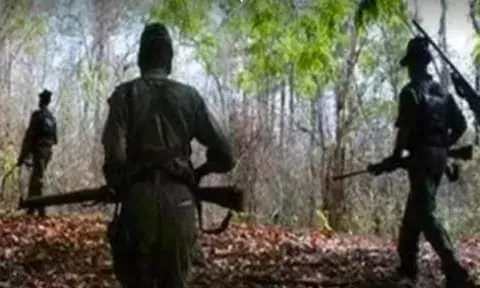 झारखंड में नक्सलियों के साथ पुलिस की मुठभेड़, दो खूंखार नक्सली ढेर हुए झारखंड में नक्सलियों के साथ पुलिस की मुठभेड़, दो खूंखार नक्सली ढेर हुए