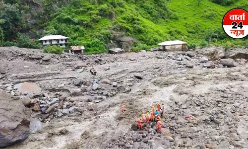 शिमला के रामपुर में बादल फटने से तबाही, हुआ भारी नुकसान शिमला के रामपुर में बादल फटने से तबाही, हुआ भारी नुकसान